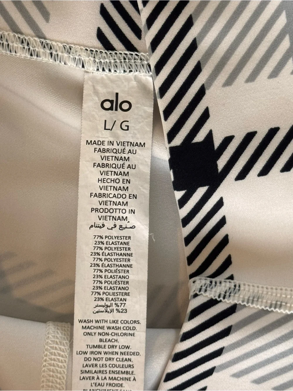 Alo Yoga Airlift High-Waist Magnified Plaid Leggings Ivory Black Large NWOT